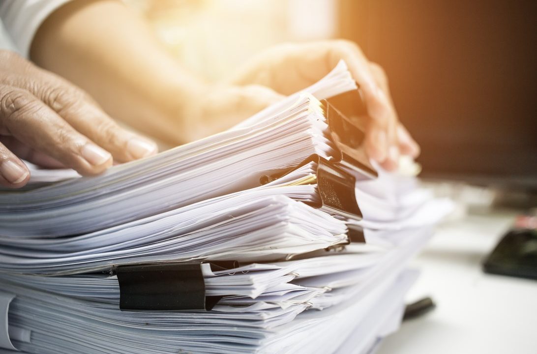 immagine di documenti per vendere casa